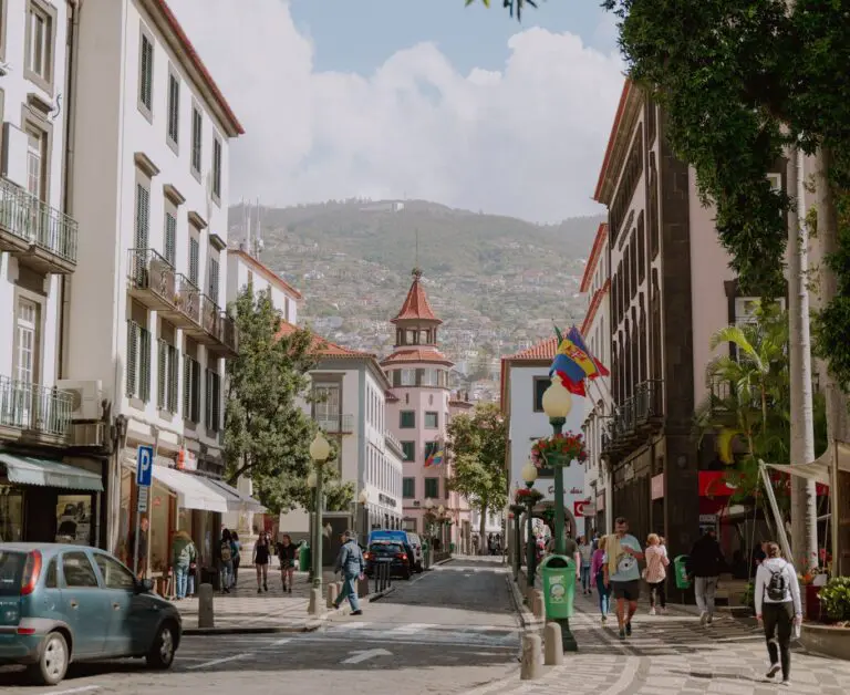 Arrivée à Funchal - Altstadt Funchal - Aankomst in Funchal - Arrival in Funchal